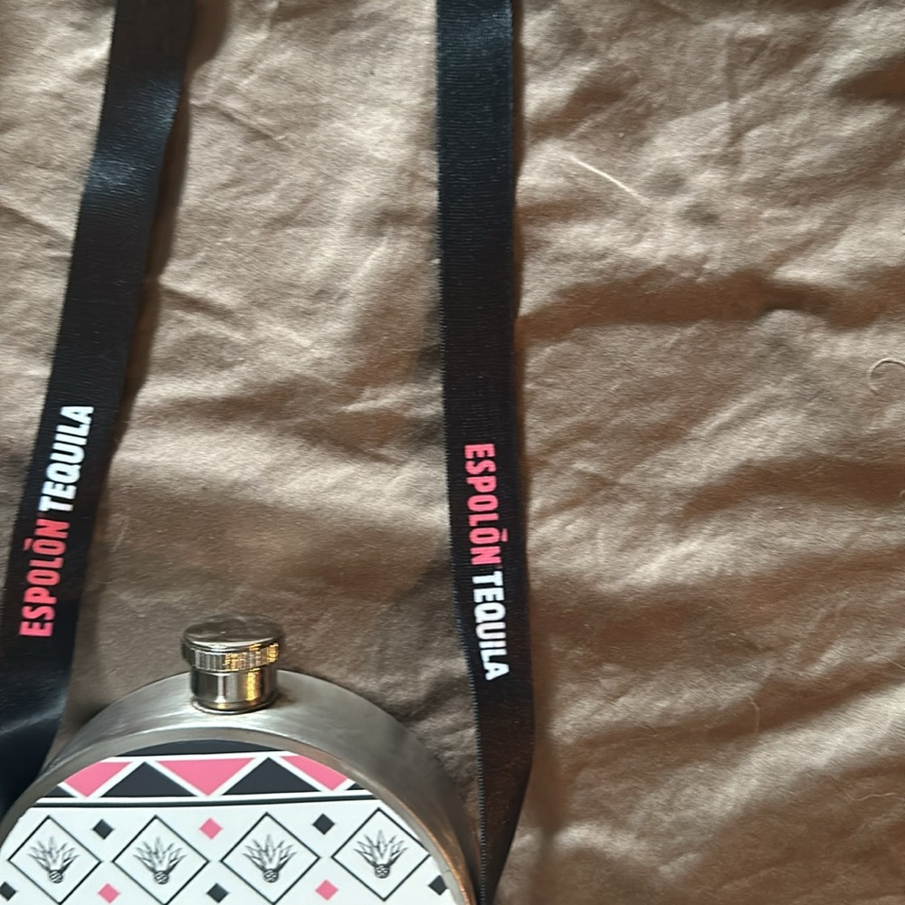 Flask - Picture 4 of 4